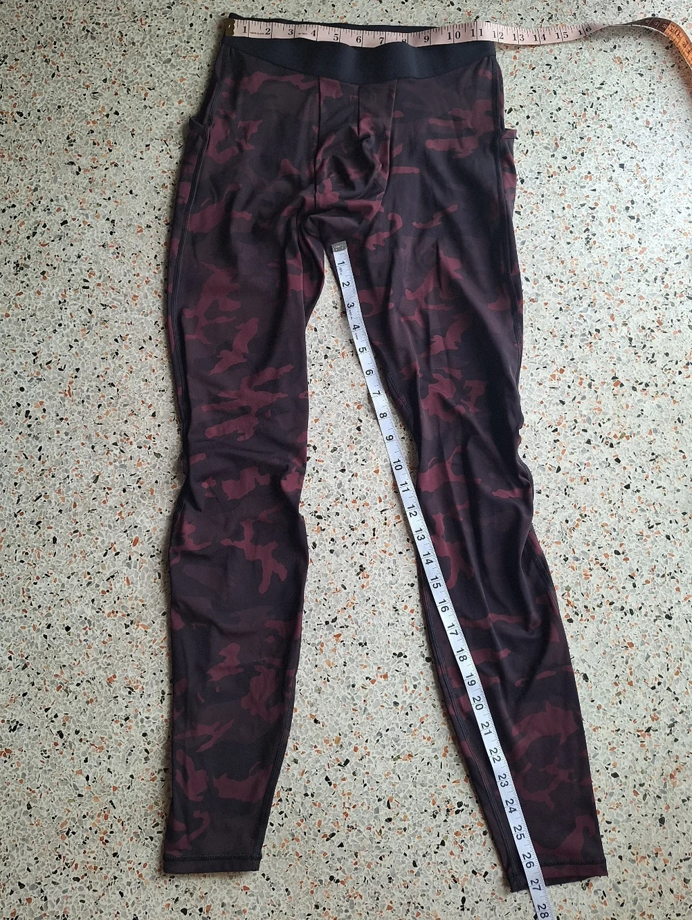 Lululemon Surge Light Tight 27